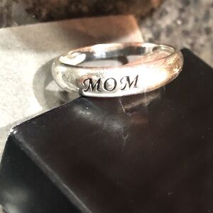 Avon Silver Engraved MOM Ring Size 9